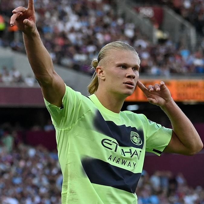 SurpriseShirts's tweet image. If Erling Haaland, De Bryune or Grealish SCORE for Man City against Bournemouth this afternoon, we'll giveaway a surpriseshirts.co.uk Mystery Box! 🇳🇴🇧🇪🏴󠁧󠁢󠁥󠁮󠁧󠁿

♻️ Retweet
✅ Follow us

That's all you need to do ⚽️ #MCIBOU