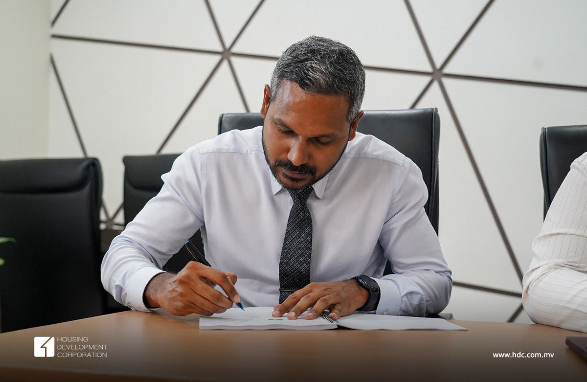 hdcmaldives's tweet image. Agreement was signed with Dhiraagu to allocate the land for purpose of developing and operating a Submarine Cable Landing Station.

Our MD Mr. Suhail Ahmed and CEO &amp;amp; MD of Dhiraagu, Mr. Ismail Rasheed signed the agreement. 

@SmartCommv #Enablingconnectedcommunities