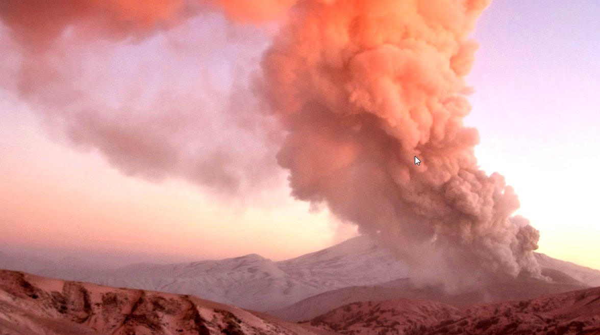 Ultrafine ash captured within ash-venting nozzles at Cordón Caulle volcano. New study by <a href="/JI_Farquharson/">Jamie Farquharson</a> <a href="/HTuffen/">Hugh Tuffen</a> <a href="/WadsworthFabian/">Dr Fabian Wadsworth</a> @hollyeunwin <a href="/ianschipper/">Ian Schipper</a> and others. nature.com/articles/s4146…