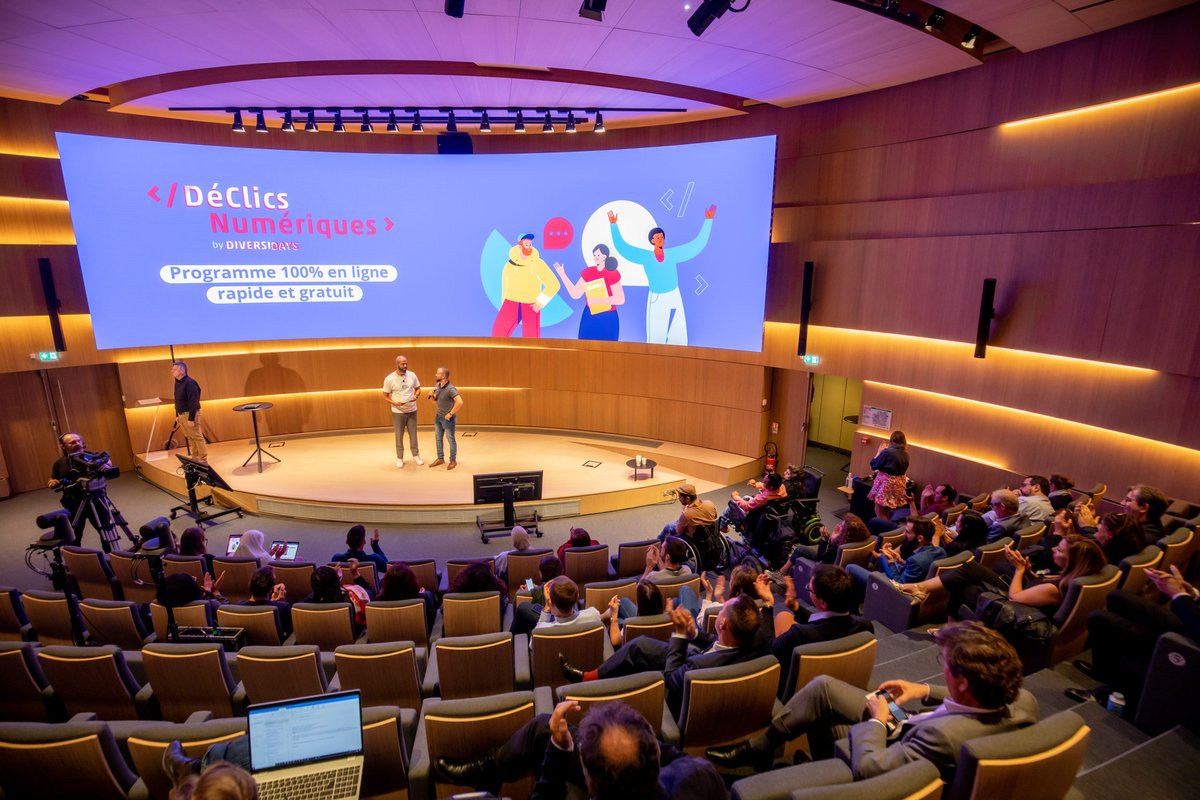 diversidays's tweet photo. #Rewind ⏮ Accompagner chacun dans sa reconversion vers les métiers du #numérique 👨🏾‍💻 En juin, nous avons lancé l’édition nationale #DéclicsNumériques avec 6 régions à bord ☀️ + de 2 500 participants 🤩 On compte bien continuer en septembre 😇

+ d'infos 👉 https://t.co/SEISq6bP3h https://t.co/dOTWGq4w9J