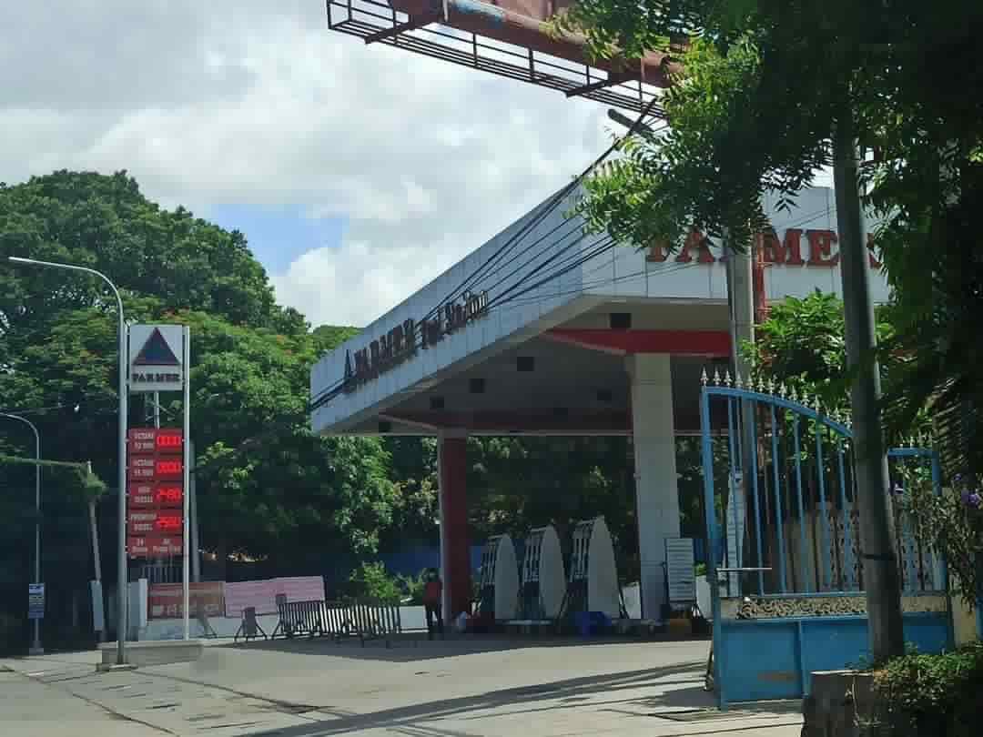 Petrol stations in Myanmar’s Mandalay city have run out of fuels to sell — particularly 92 and 95 gasoline types — starting from this early morning.   #2022Aug11Coup #JuntaBombedIDPs #WhatsHappeningInMyanmar