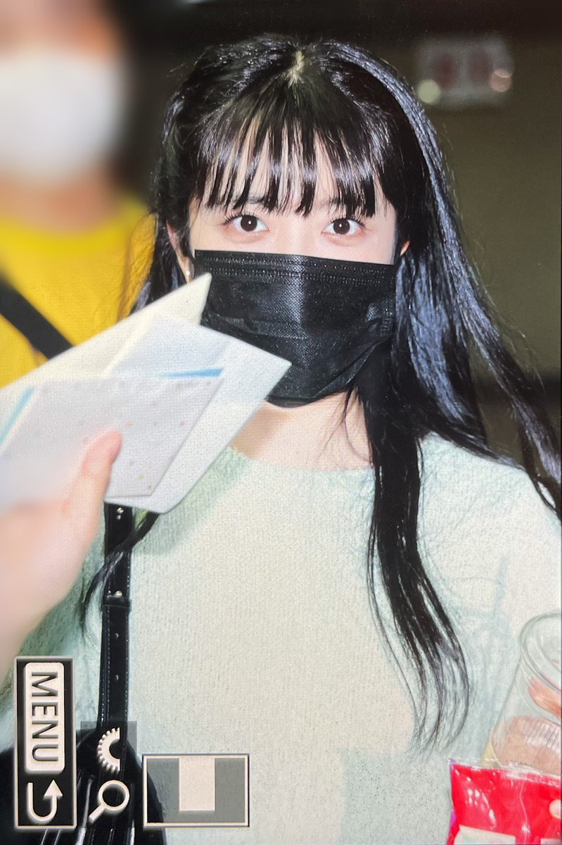 picnic0420's tweet photo. 220811 퇴근 프리뷰

👋

#지수연 #위키미키 https://t.co/0acTS2XFAR