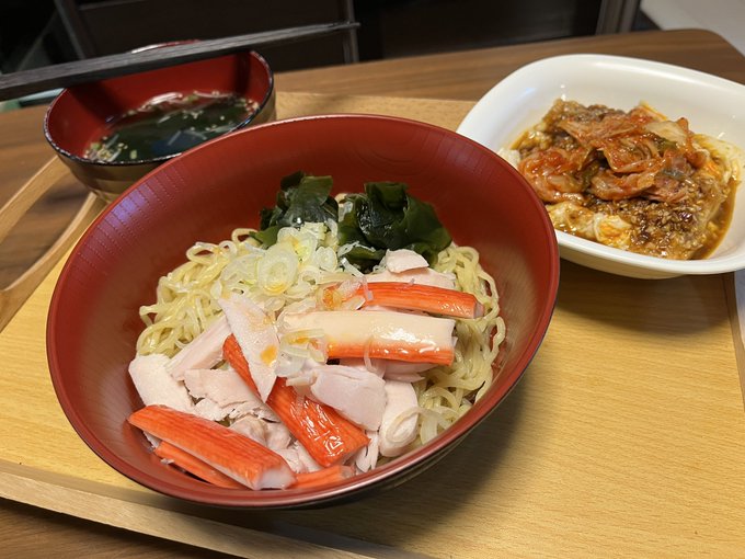 よし冷たいそばできた
おゆはん済ませて明日のお狐様と他原稿描くべ 