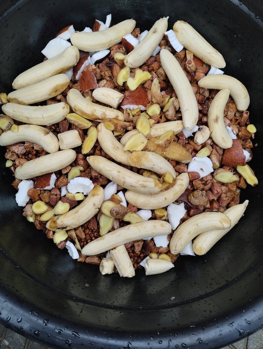 A gentle reminder that a bottle still goes for 500 naira only. Abek help me buy this Saturday 🥹