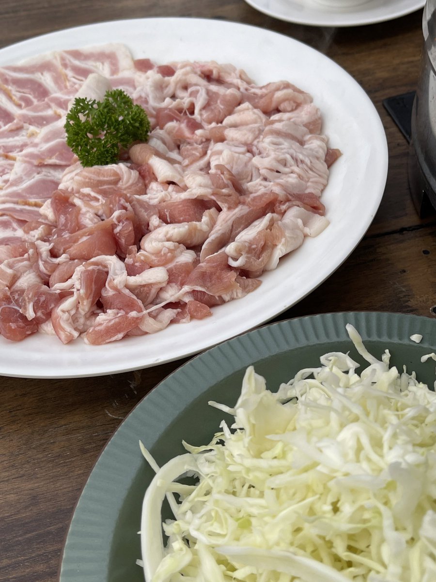 มึงงงงง 😭✨ กุค้นพบร้านหมูกระทะ rooftop ที่อร่อยมากกกกกก น้ำจิ้มโคตรนัว อร่อยแบบแสงออกปาก ชื่อร้านหมูหมึกกุ้งอยู่แถวสะพานควาย