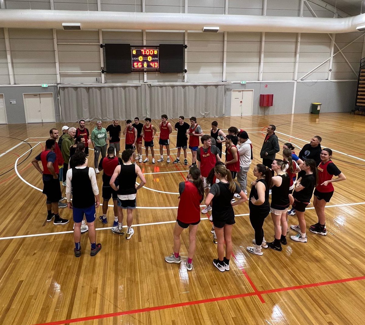MELB_TIGERS's tweet photo. Last @nbl1 training session for 2022 ✅😢 https://t.co/hS9Re0qvEa
