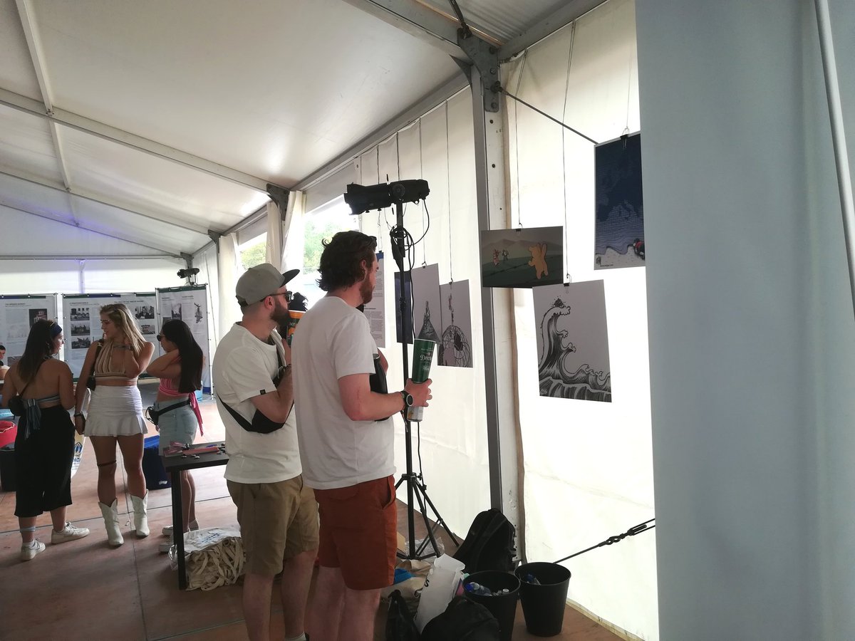 RefugeesCSEE's tweet photo. Introducing #RefugiArte to the visitors of #SZIGET2022 https://t.co/65YnopjwqW