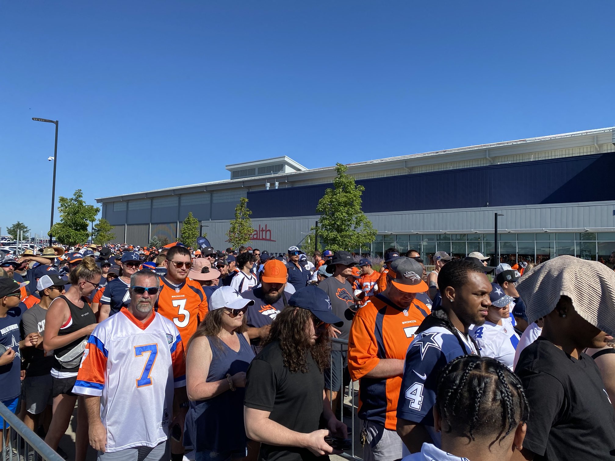 Mike Klis on Twitter "Goodness. CowboysBroncos joint practice is 90
