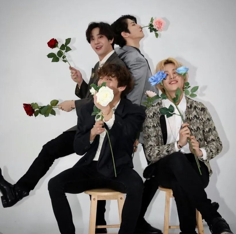 JaneJarami's tweet photo. Please The Rose come to Colombia🇨🇴, your BRoses are waiting for you. 🎶I wanna Be Red.. 🎶
THE ROSE EN COLOMBIA🇨🇴 
#HEALTogetherTour  #TheRoseInColombia  
@WMais_ @TheRose_0803 https://t.co/auHcxrQium