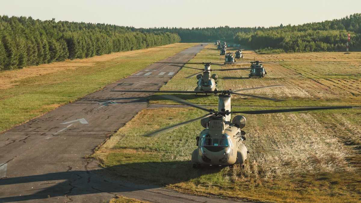 UtinJR's tweet image. 🇫🇮🇺🇸 helicopter operation was the largest in Finland so far. Good grounds to the joint operation with @Navyfi were built during the aviation training event that started in Utti Jaeger Regiment in July. 
#utjr #together #finarmy #finnavy