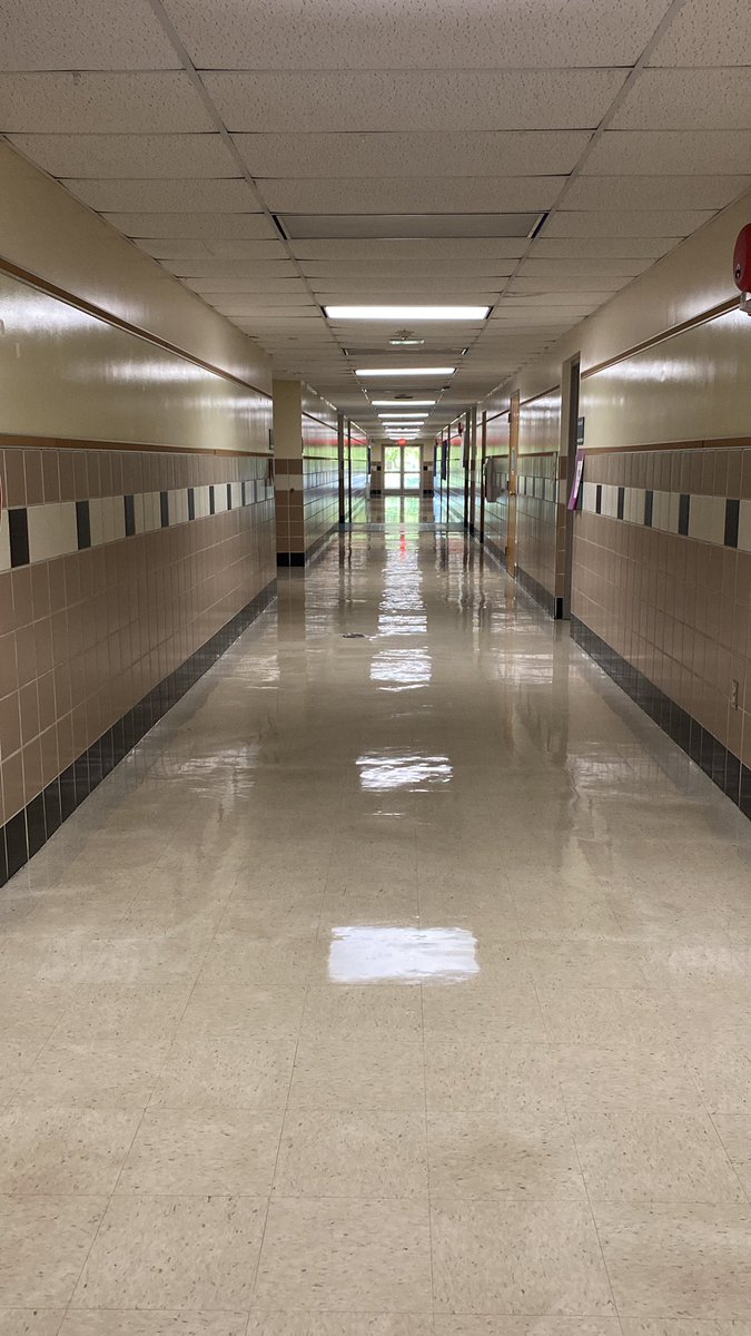 DrKarenHodge's tweet photo. Truest statement ever @MrCraterMSD ! Our custodial staff @ExeterTwpSchool are rockstars here at #LoraneLove. But @MrCraterMSD do your walls sparkle like these? 🤣#principalwars #itsallfun #custodianseverywhereROCK https://t.co/C3sNOwi60E