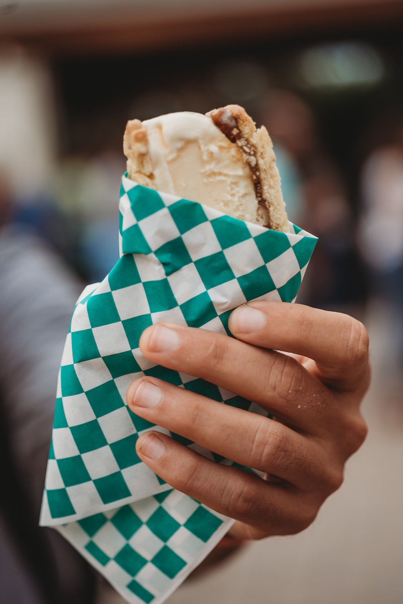 This was a melt in your mouth moment. 🍦Anyone else love an ice cream sandwich?