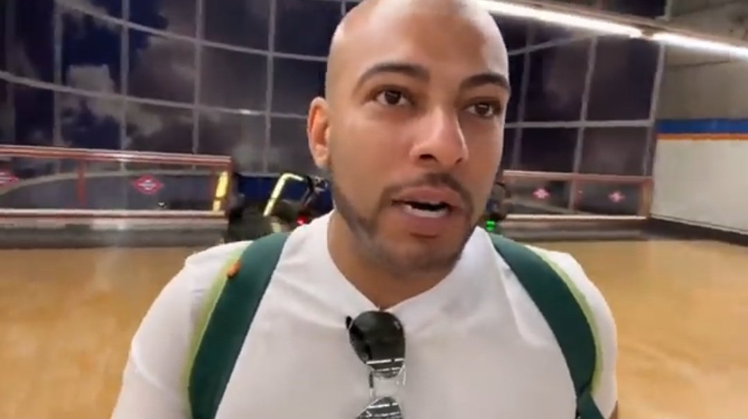 Encuestando's tweet image. 📊 ¿Te cae bien Borja Escalona?

🔃 SÍ
♥️ NO