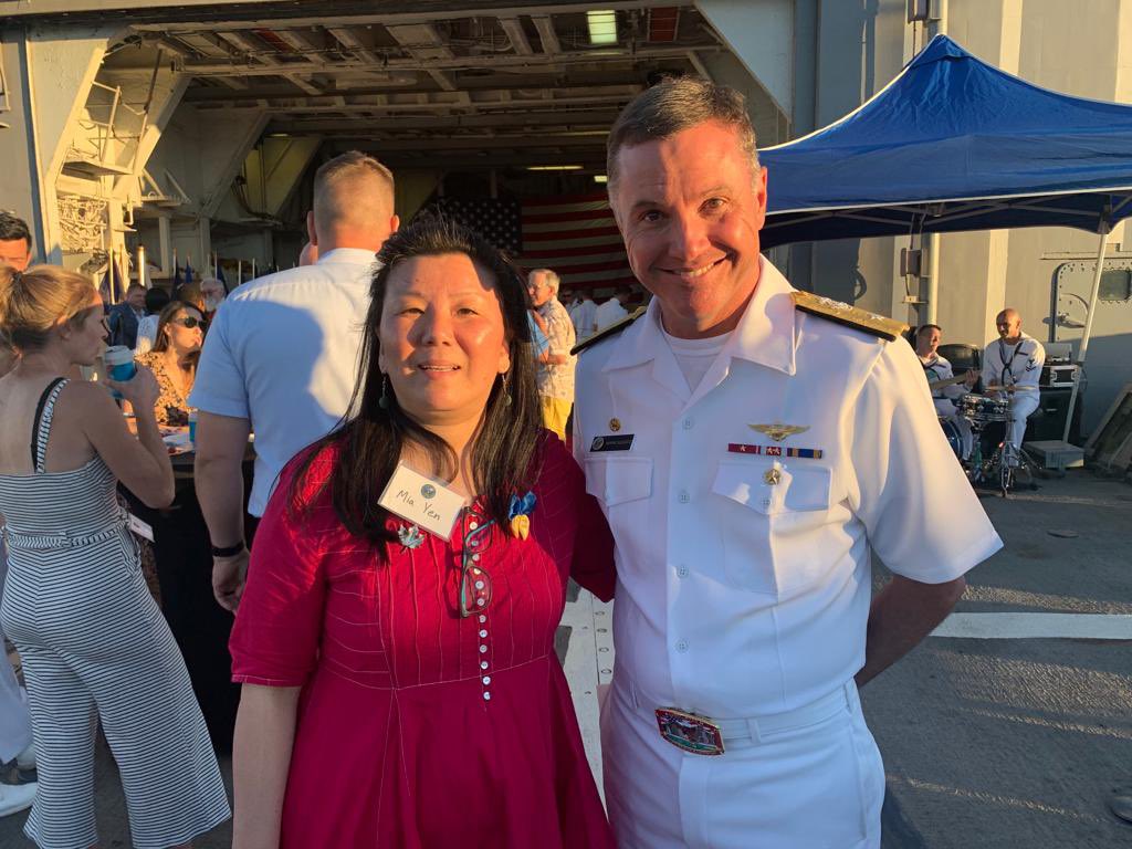 Rounding out my first experience with <a href="/SeafairFestival/">Seafair</a> in #Seattle was being welcomed aboard the impressive &amp; hospitable cruiser USS Lake Champlain based out of @NavBaseSD. ⚓️🌞
