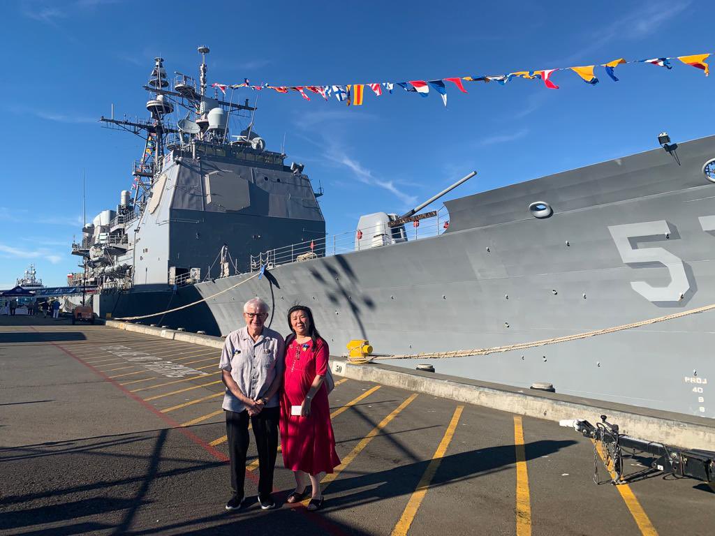 MiaYenCanada's tweet photo. Rounding out my first experience with @SeafairFestival in #Seattle was being welcomed aboard the impressive &amp; hospitable cruiser USS Lake Champlain based out of @NavBaseSD. ⚓️🌞 https://t.co/LokjDmWlgE