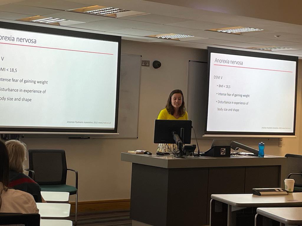 <a href="/ManjaEngel2/">Manja Engel</a> of <a href="/UniUtrecht/">Utrecht University</a> is now speaking about her fascinating work tying the perceptual and cognitive mechanisms involved in #bodyrepresentation to body image among recovered and recovering #AnorexiaNervosa patients 🎙

#BIaS22 #bodyperception #perception #neuroscience