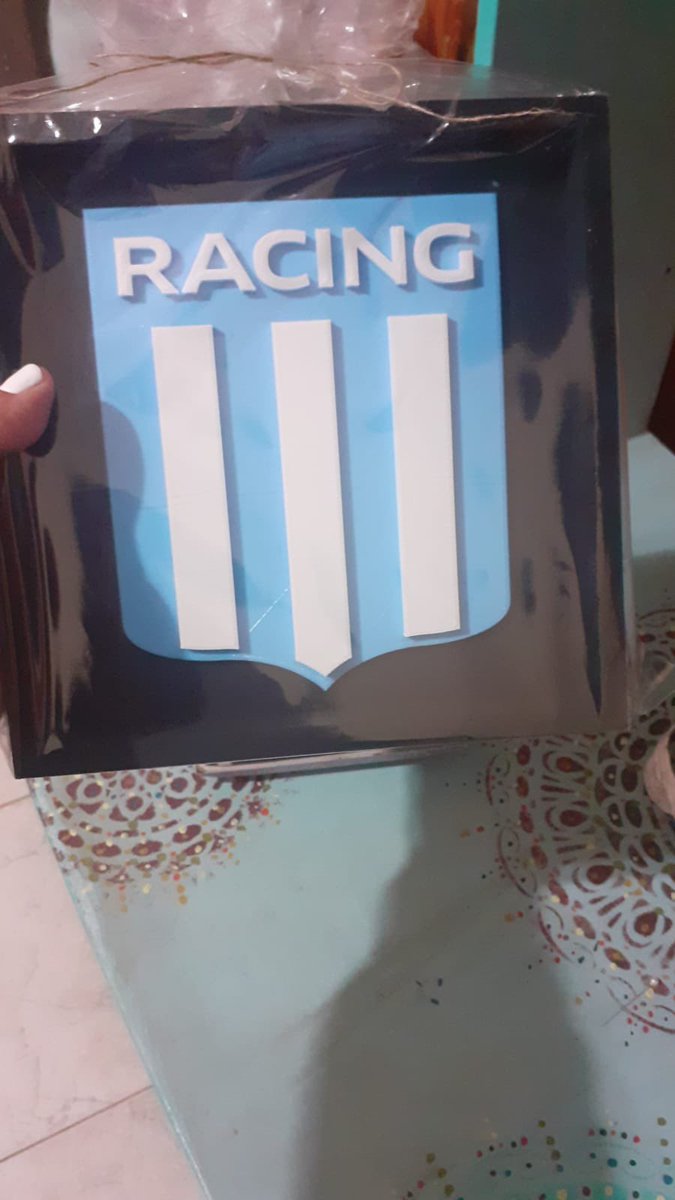 induRC1903's tweet photo. ¡Gracias Nora por confiar en nosotr@s! 💙🤍🎓

#indumentariarc #indumentariaracing #RacingPositivo #ropaderacing #racingclubdeavellaneda #RacingClub #LaAcade #todosjuntos #ElCilindro #racing #LaAcademia #Cuadro3D #Impresiones3D https://t.co/mxmKscnwYr