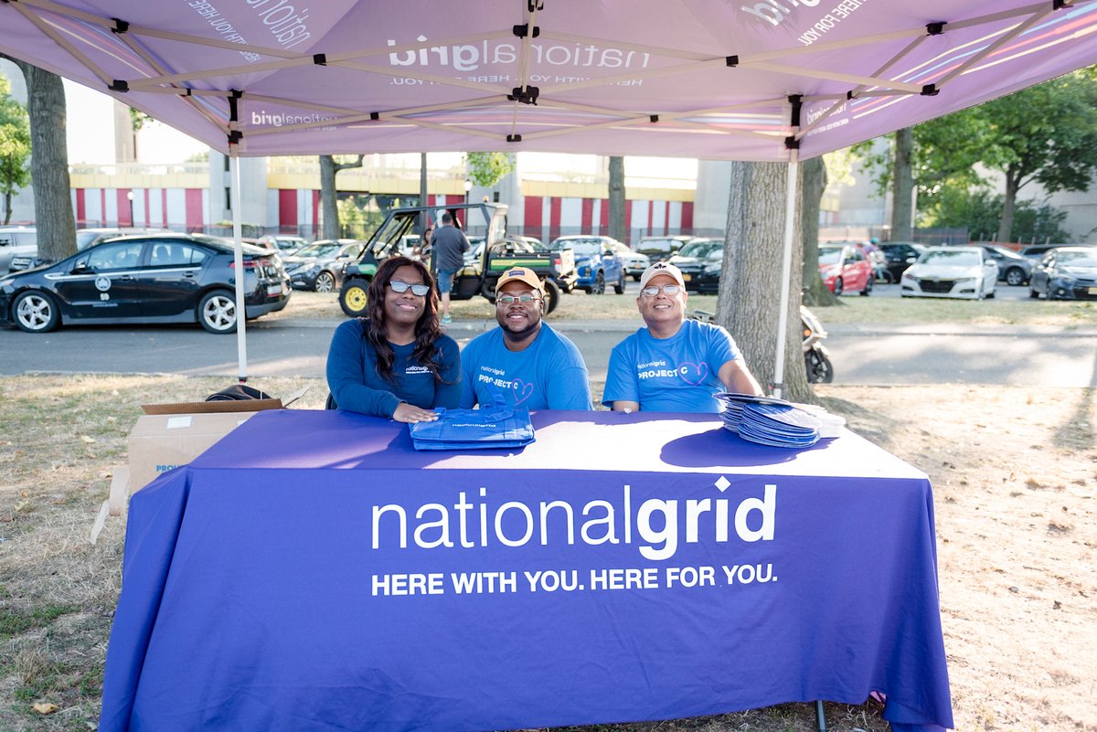 SummerStage's tweet photo. Thank you @nationalgridus for educating the #SummerStage community about state and local climate laws, and providing information about your #CleanEnergyVision! For more
information visit https://t.co/K1F86LTd7p or read their one-page summary here https://t.co/Uw3AoQFS1K. https://t.co/6tGYiN8097