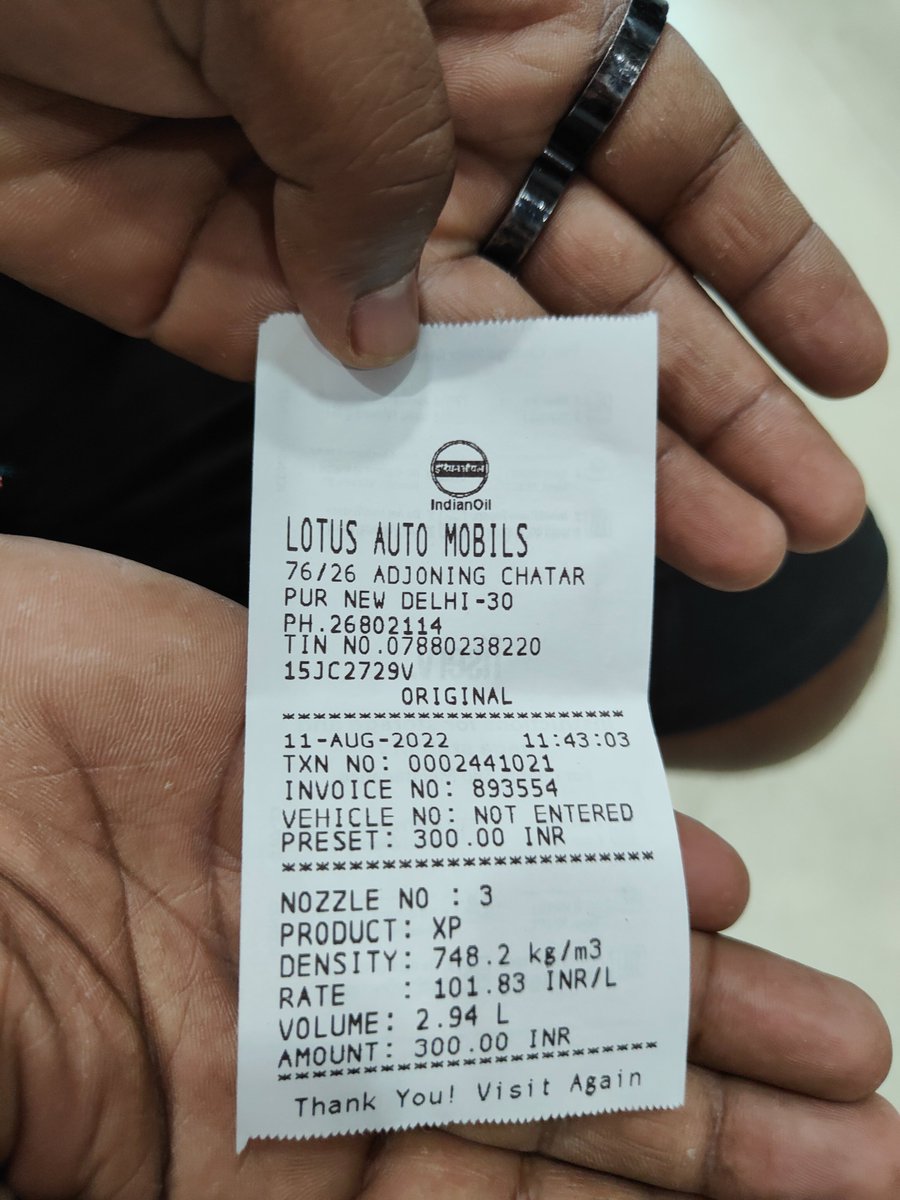 SwatiMagdaline's tweet photo. @IndianOil_Delhi we were charged Rs.101.83 today for the petrol at Chattarpur Petrol Pump whereas today's petrol rate is Rs.96.72. @IndianOilcl @BJP4Delhi @DirHR_iocl #petrolPrice #petrolpump https://t.co/Hc2jcKhhTs
