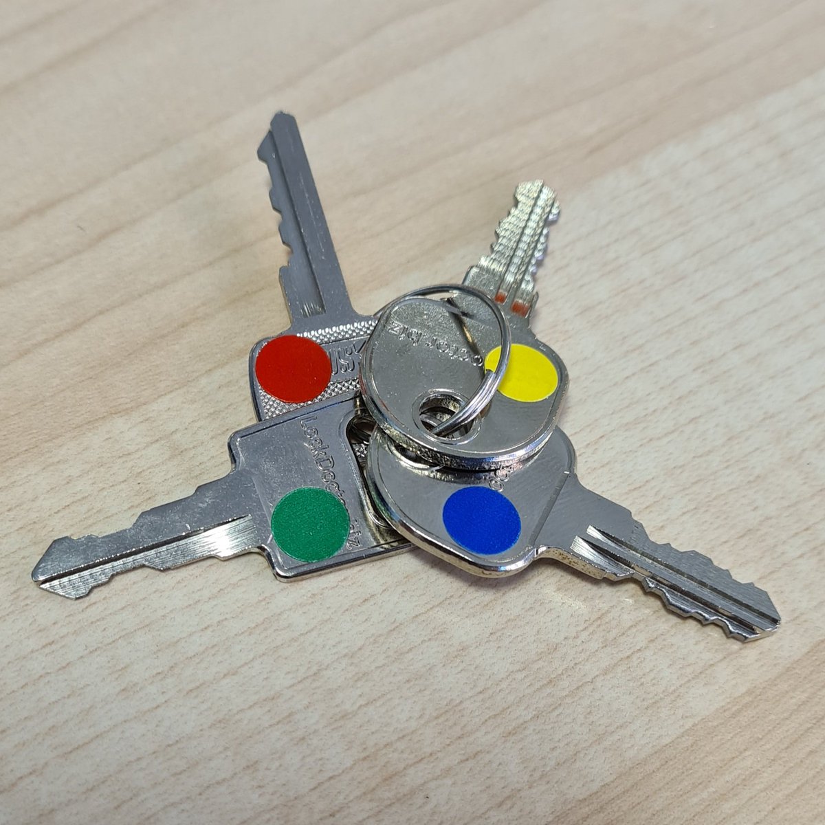 ElizabethJRowan's tweet photo. Does anyone else colour code their keys to locks at work? This is one small way I #WorkSmarter to save time fighting with keys and cuboards! @MrTs_NQTs #Edutwitter #WorkSmarter #DyslexicTeacher #ColourCode #Keys #TeacherTwitter https://t.co/EbjzKXQyCY