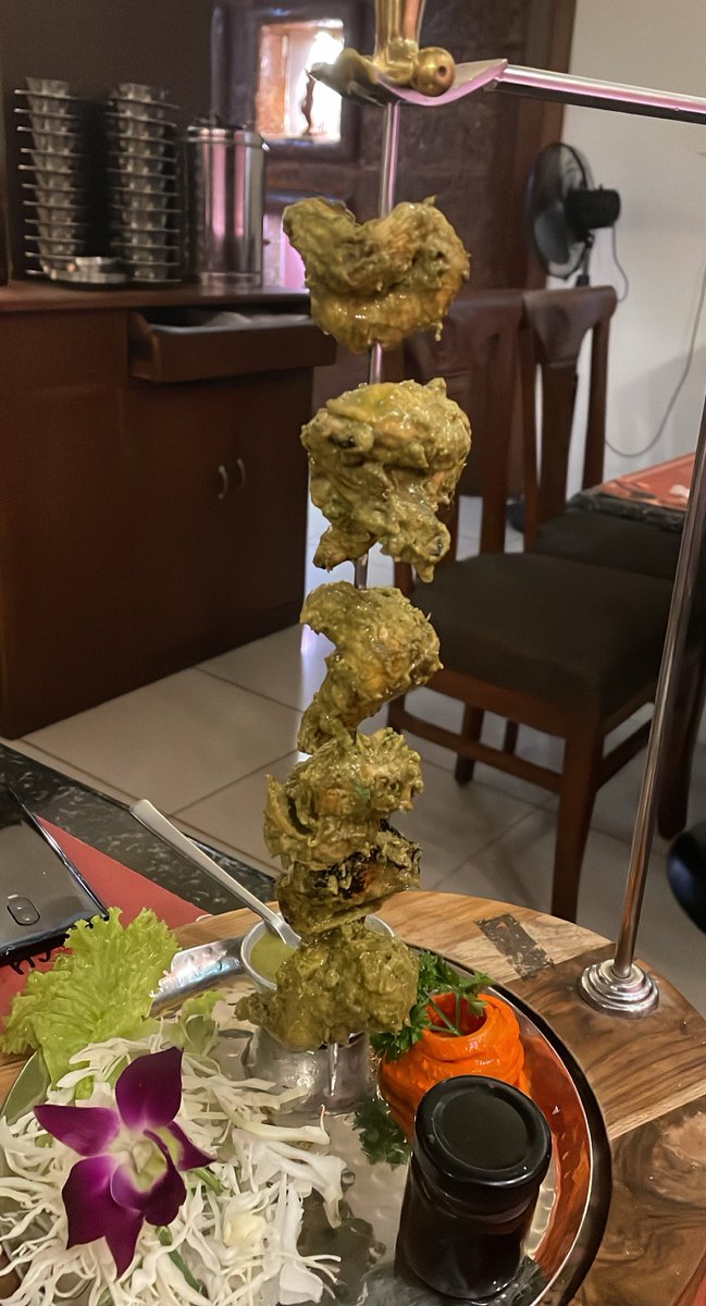 DrNupurrk's tweet photo. One of the best meals I had last week 🥰 This restaurant in GOA makes the tastiest tandoori n rechado crab 🦀
Also tried their Banjara chicken kebab n Tandoori chicken 🤤
#FoodieMe #ChickenFiesta #Latepost https://t.co/KD4h6QbVJI