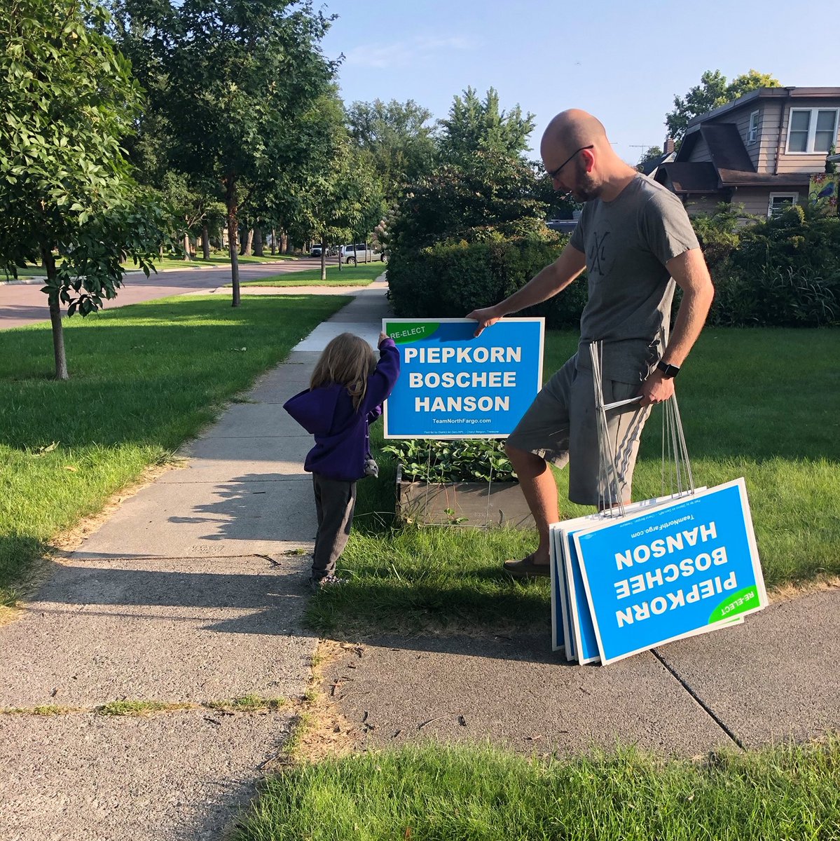 karlarosehanson's tweet image. Get the hottest accessory for your home:  the Team North Fargo yard sign! 

Sign up for yours here: teamnorthfargo.com/district-44-ya… and we&apos;ll plant one in your yard in a few weeks!