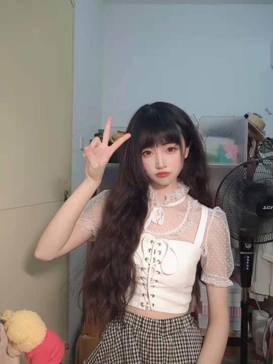 MawNova's tweet photo. #意淫 #射屏 #绿帽 #出卖 #女友 #绿帽奴 #肉便器  #丝袜 受不了了 来贡献女友 求私信一起玩  想看爸爸们射满她的小脸 想看合照看射屏 让这榨精脸好好伺候你 你问我答来听听小骚货怎么被操的 https://t.co/b6T3PUZ23L