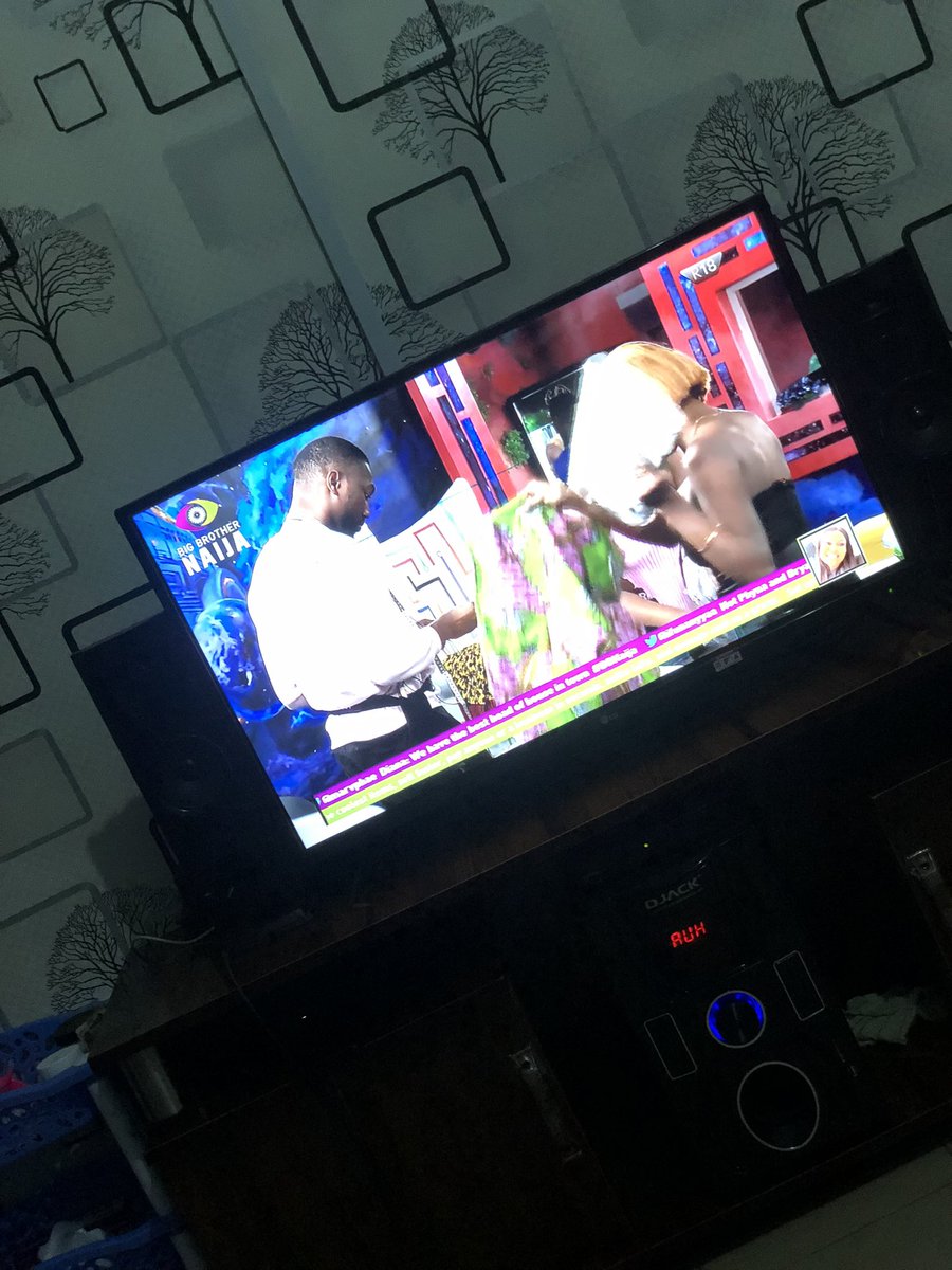 wiz_walexy17's tweet photo. It feels so good being able to watch Big Brother Naija live in my comfort zone without having to go to my neighbour's house to view it 😂  The TV set I bought from a https://t.co/DVEGoJYDNT seller has really come to my rescue and saved me from the tentacles of my neighbours 🤣 https://t.co/8lcKPcKh4U