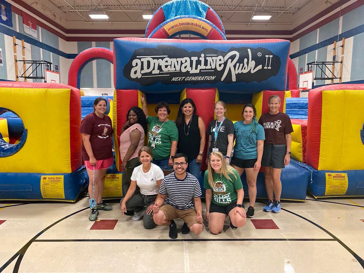 jenmillsteach's tweet photo. Had a fun time yesterday on our 1st day back at staff development! @CollegeHillsTC #SuccessCSISD #FramingSuccess https://t.co/yY7rirsDtF