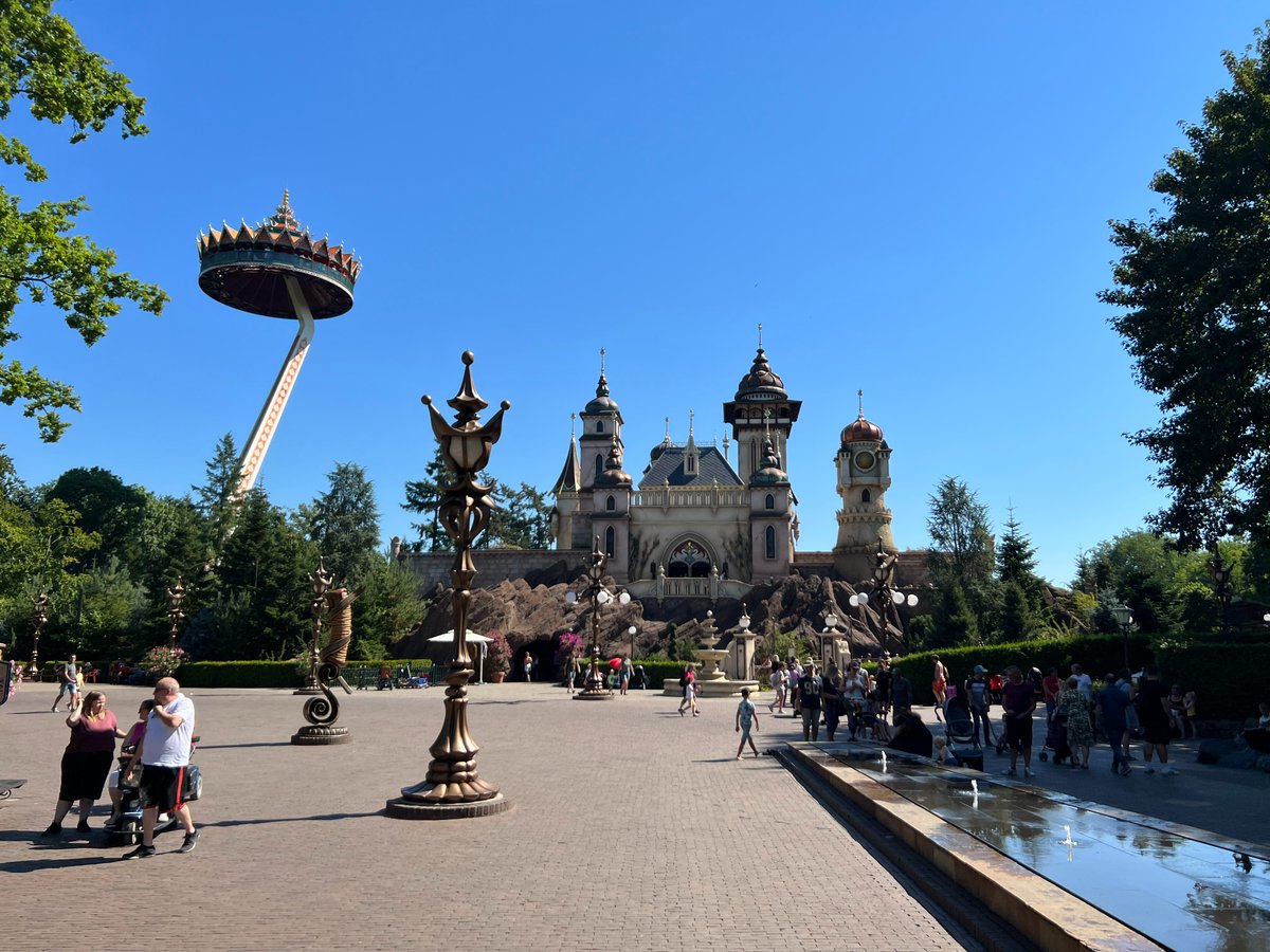 RickAriessen's tweet photo. Foto's spreken voor zich: #topdag #efteling @KBoodschap @Efteling https://t.co/2QXI35Jtxj