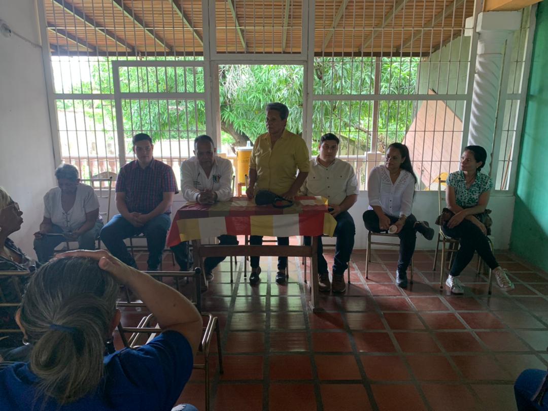 ADGuaricoVE's tweet photo. Ayer 10/8/2022 ser realizó la Juramentación del Comité Ejecutivo Municipal Julián Mellado, con la presencia de las autoridades regionales, Antonio Mugueza y Frank Ortega, @adbernabe @cleverlaraad @rubenlimas @joseluistaly @antoniomugueza https://t.co/0cE62tIqvj