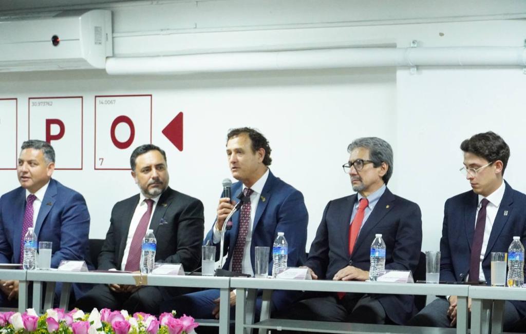 IPN_MX's tweet photo. El Director General, @ArturoReyesS_, participó en el consejo directivo de la Fundación Politécnico @FunPoliAC, con la finalidad de analizar y aprobar los  proyectos del segundo semestre del año 2022 en beneficio de la comunidad politécnica. https://t.co/51Eakn9319