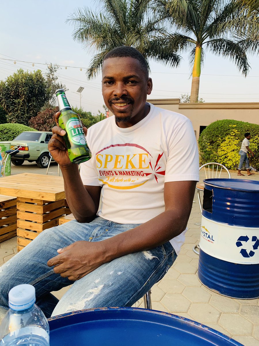eddiespikaagaba's tweet photo. Muliwa oโclock? Tuli ku @TheHeat2010 this evening for the #LiveBandThursday proudly powered by @CastleLiteUg, 5 bottles at 20k. https://t.co/ofQi2PNcmN