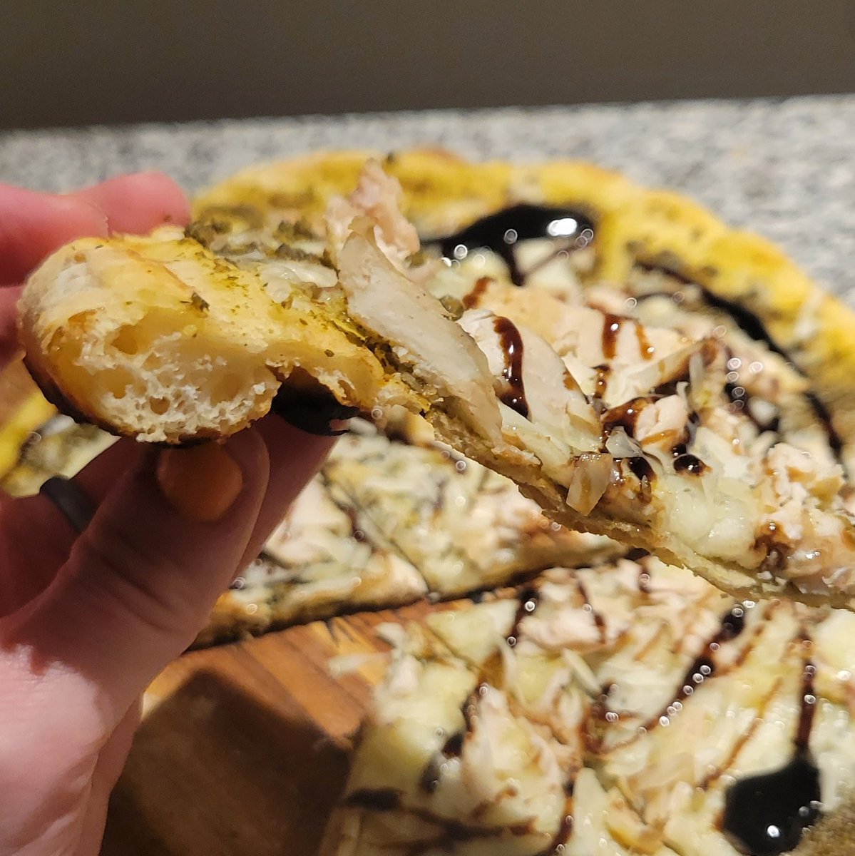 BbBroomfield's tweet photo. For this #BakeOfTheWeek we're boldly going where no dough has gone before - the grill!
Our Grilled Pizza ensures your crust is always fresh and crispy, never soggy! We've prepared it two ways: pesto, mozzerella, and chicken with balsamic glaze, and pepperoni with pineapple! https://t.co/8pmcxZ1oBh