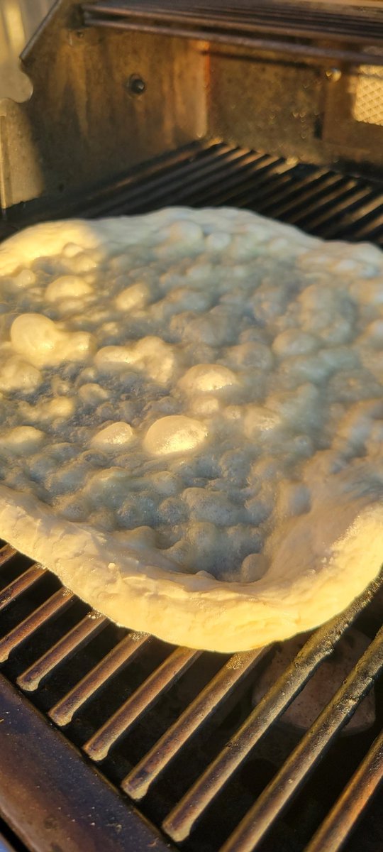 BbBroomfield's tweet photo. For this #BakeOfTheWeek we're boldly going where no dough has gone before - the grill!
Our Grilled Pizza ensures your crust is always fresh and crispy, never soggy! We've prepared it two ways: pesto, mozzerella, and chicken with balsamic glaze, and pepperoni with pineapple! https://t.co/8pmcxZ1oBh