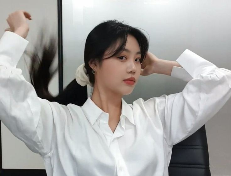 qrt this tweet with ur fav soojin photo &amp; this tags !

SOOJIN DOING WELL 
#WeLoveYouSoojin 
#WeMissYouSoojin
#SoojinDoingWell