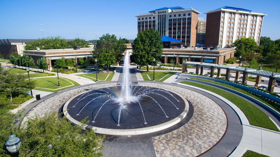 IndStAthletics's tweet image. 2️⃣2️⃣6️⃣ Student-Athletes honored

8️⃣2️⃣ earned the Commissioner's Academic Excellence Award (3.5+ GPA)

9️⃣ earned the President's Council Academic Excellence Award (3.8+ GPA)

sycamor.es/3vSvRsj

#MarchOn