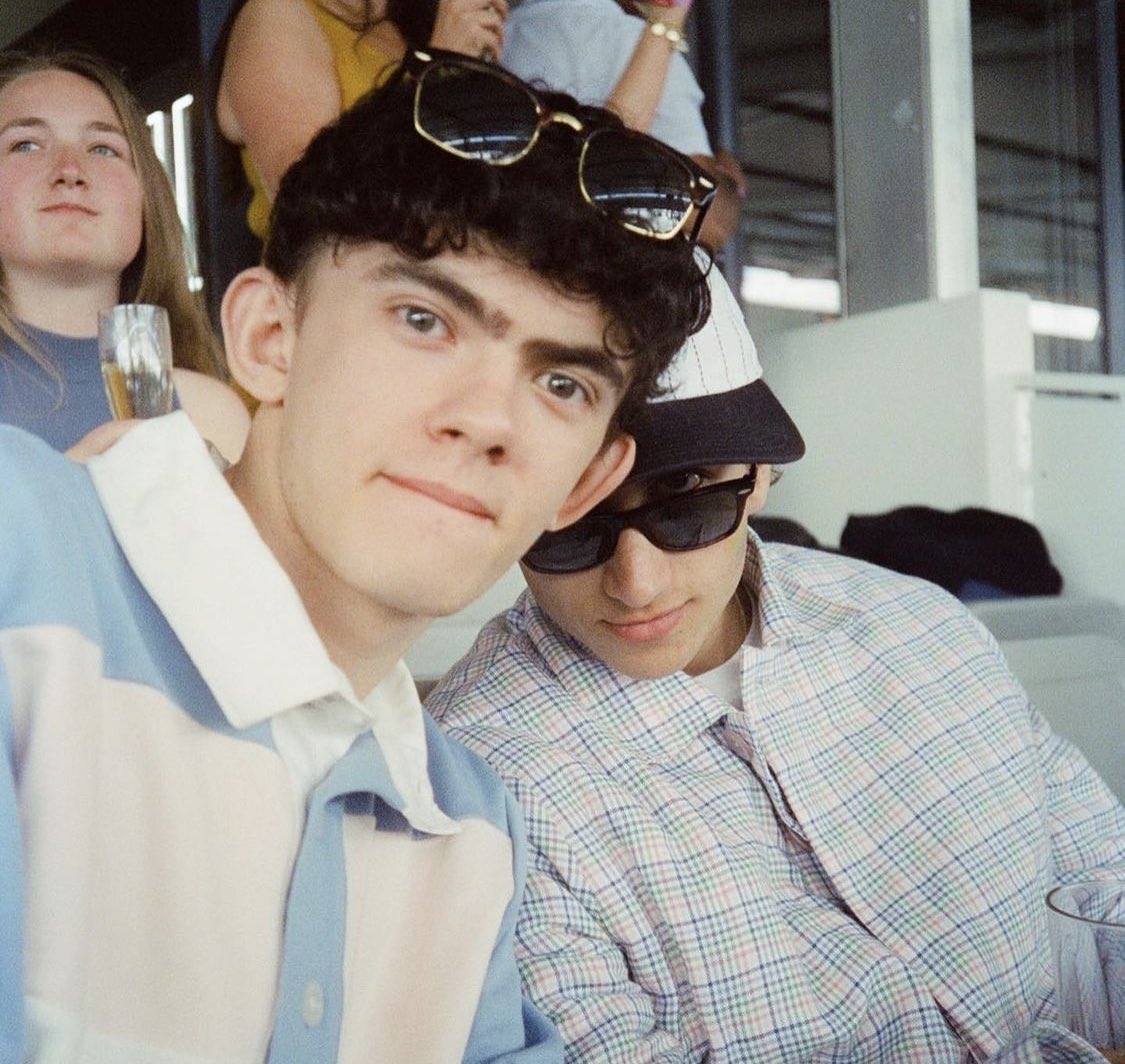 BASHOEPICS's tweet image. posing