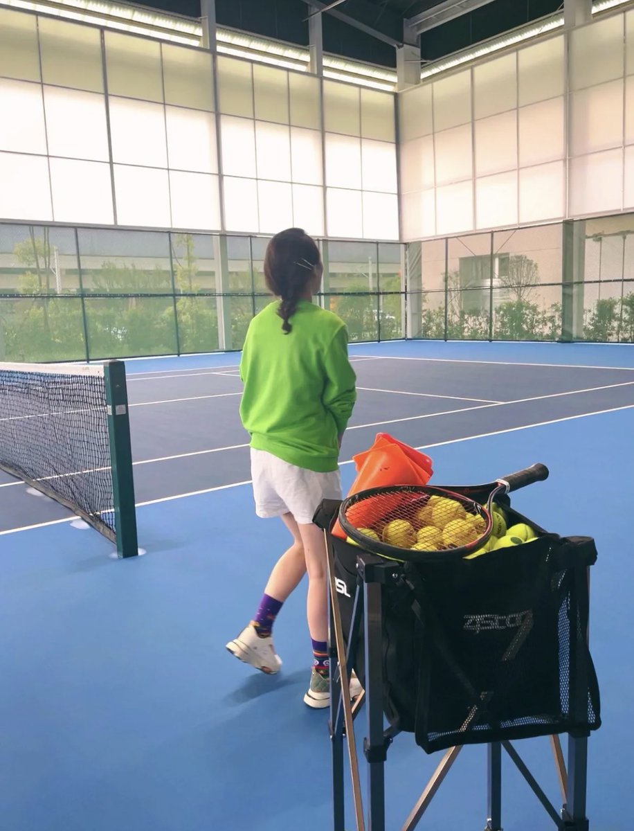 Lucy07885's tweet photo. It's been a long time since I played tennis, so I had a friend with me today.
#thursdaymorning  #Tennis https://t.co/pTnmZGsy3t