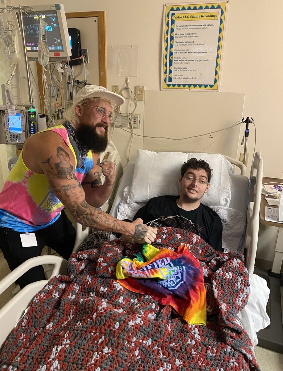 real1's tweet image. Here’s an acoustic about a 19 yr old MAN I got to meet in a boston children’s hospital. 

Tyler Blanchette was a huge wrestling fan &amp;amp; was wearing a @FOZZYROCK shirt when he passed away.

I’ll keep making music Ty 🙏🏼

Tyler B. 3:16 - by Real1 ft Marc Rizzo youtu.be/zoYKMazFj0k