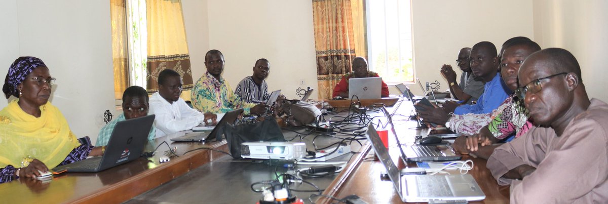 GggiBurkinafaso's tweet photo. @HappeningNow scoping workshop on #BurkinaFaso #NAPReadiness project. @gggi_hq and partners #SEFVC 🇧🇫 #SPCNDD are discussing about #activities #challenges &amp; implementation mechanism 
#ClimateAction to reduce populations vulnerabilities 🙏#GreenClimateFund @LJalasjoki @MalleFofana https://t.co/2arRdEQRmX