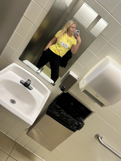 We&rsquo;re headed back to Los Angeles ✈️ https://t.co/FP4tK4Ubjw<a href="/tag/legday"class="tags"><span>#legday</span></a>