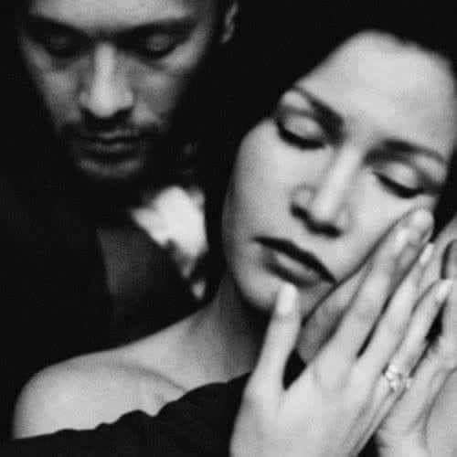 AlainRoudet's tweet photo. " D'une femme tu peux aimer tout... Mais si tu n'arrives pas à lire son âme, ce qui se cache derrière son regard... Alors tu auras aimé seulement ce que tes yeux ont vu, et non pas ce que ton coeur aurait dû connaître et décrypter " ❤️ https://t.co/dPzyezHBG9