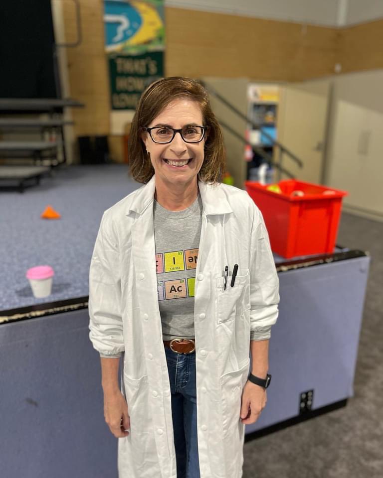 Shell_Lloyd70's tweet photo. What a fabulous day! The whole school engaged in STEM activities lead by our amazing Year 6 students. The depth of their understandings blew me away!  Amazing what our children are capable of. They were STEM-sational 👩🏻‍🔬 @TLCEWA @OurLadyofGrace3 https://t.co/UAQEd7vJO6