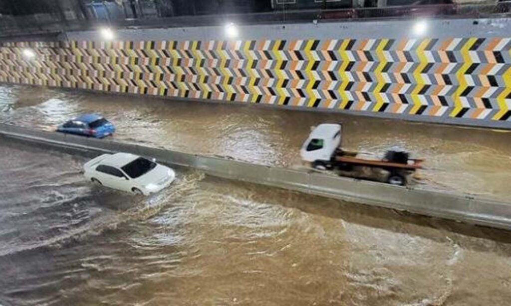 CualeselRollo_'s tweet photo. Reportan inundaciones en varios estados del país por lluvias - https://t.co/NEftaIZRRY https://t.co/14zit1n5x2