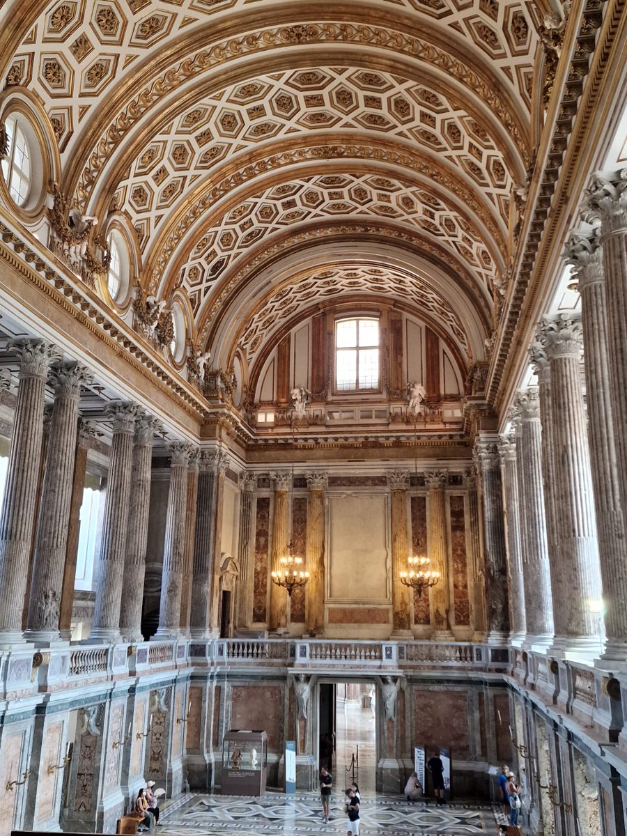 reggiadicaserta's tweet photo. #RestauriReali 💡 Accendiamo le luci in preparazione della #NottedelleRegine e delle #NottidellaMeraviglia...

Finalmente anche il Matroneo della Cappella Palatina si illumina! E con lampade a risparmio energetico! https://t.co/CEajQUfcJv