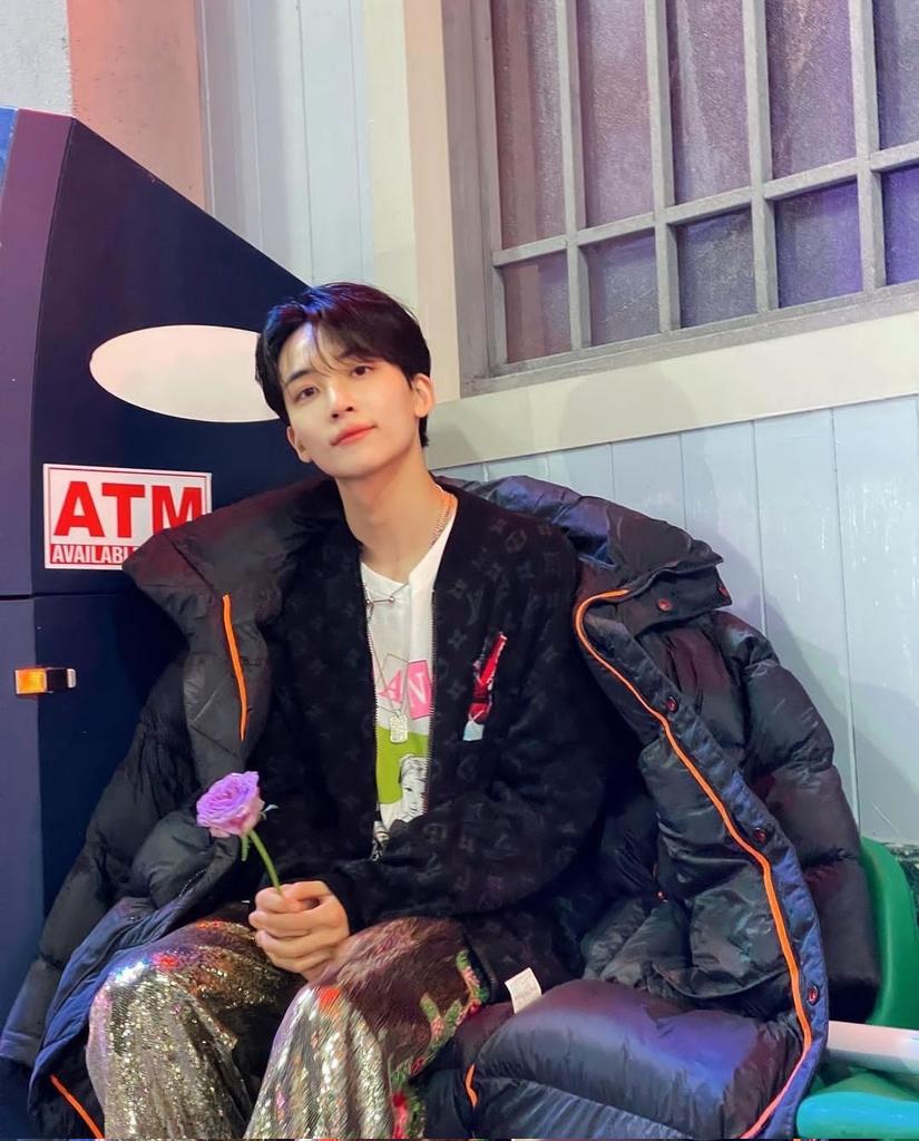 4k1ss's tweet photo. ⠀       
      ⠀       
      ⠀       new acc, not new to rp.
      ⠀       like and rt to be mutuals.
      ⠀ https://t.co/DPq8o0iPvt