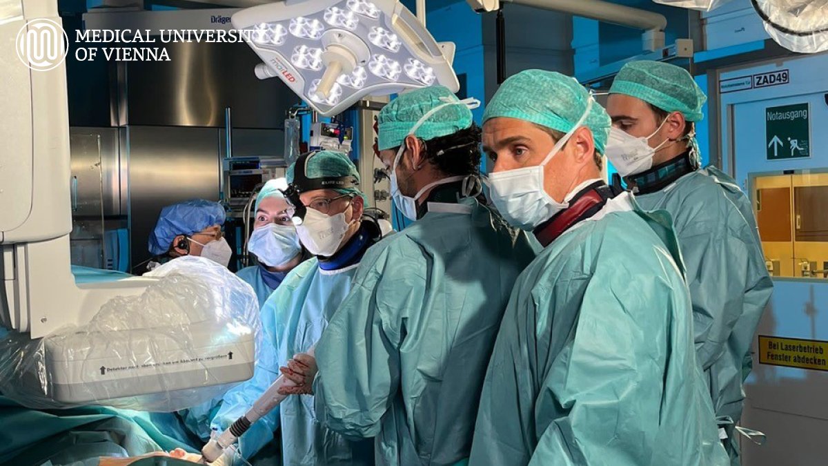 MedUni_Wien's tweet photo. 🫀 The #heart in focus: At the #C3Meeting of #MedUniVienna and @MedUniGraz, the focus was on medical interventions in the area of #StructuralHeartDiseases. The #LiveCases are now available online! ➡️ https://t.co/4ydRMPP4Y1

@martina39302790 #Cardiology #CardiacSurgery https://t.co/weZ3B88Ht6