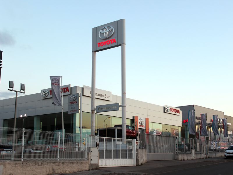Desde Toyota Comauto Sur queremos agradecer vuestra confianza en nosotros un año más. 

Está siendo un año complicado para el sector y por encima de todo buscamos reforzar nuestros procesos para ofrecer la máxima calidad de servicio a nuestros clientes. 

¡Feliz Verano!