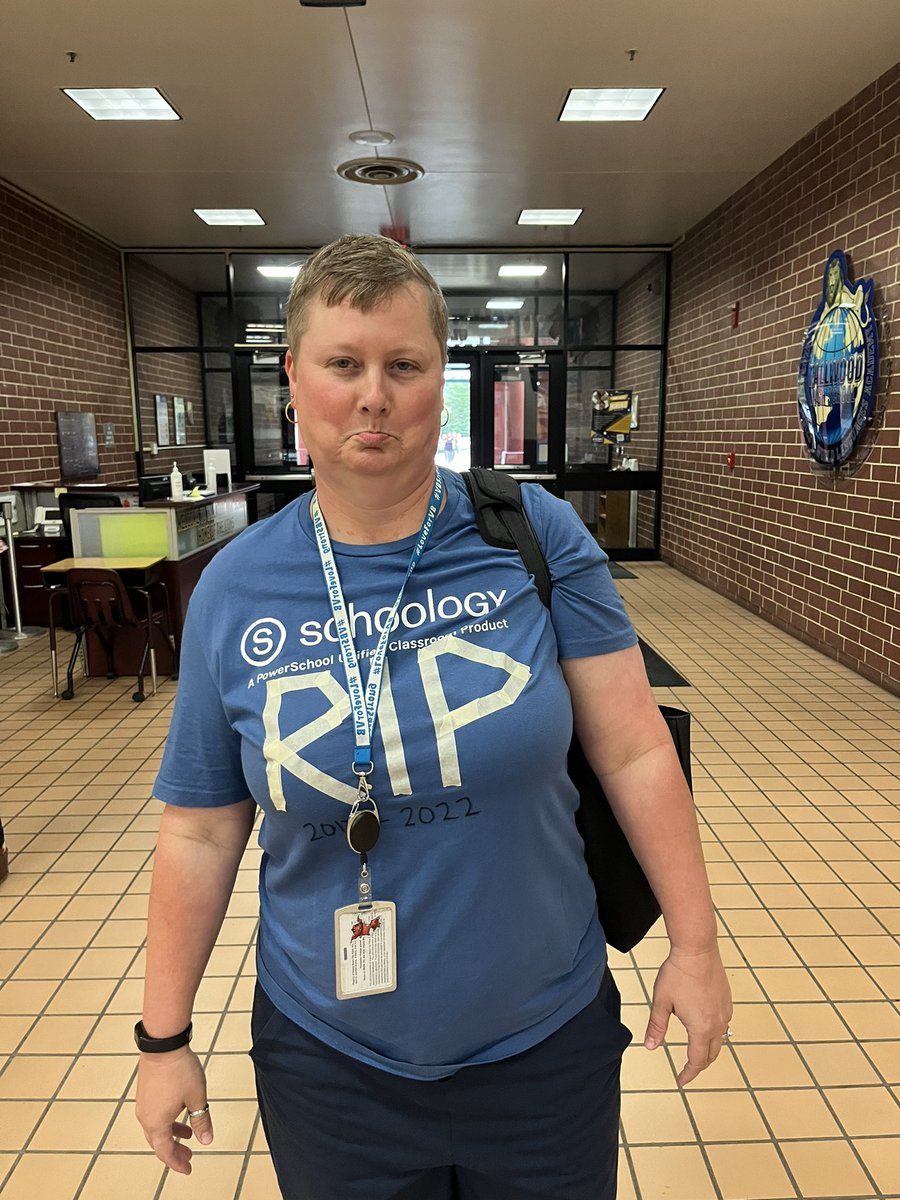 mrsamberbush's tweet photo. @jenn_hughes757 showed up to #campcanvas today with the best shirt! #ripschoology #campcanvas #canvas #vbits @vbschools https://t.co/wfwV38dk3r